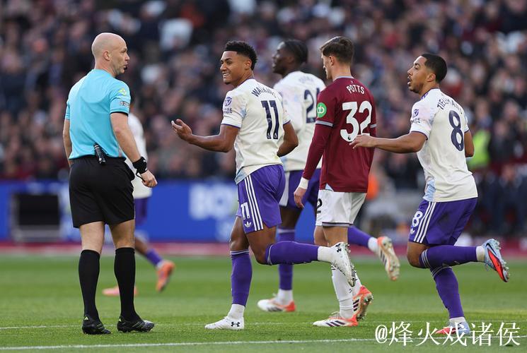 3-2！54岁埃梅里震撼英超：率队两度扳平后绝杀 9连胜+近11轮10胜