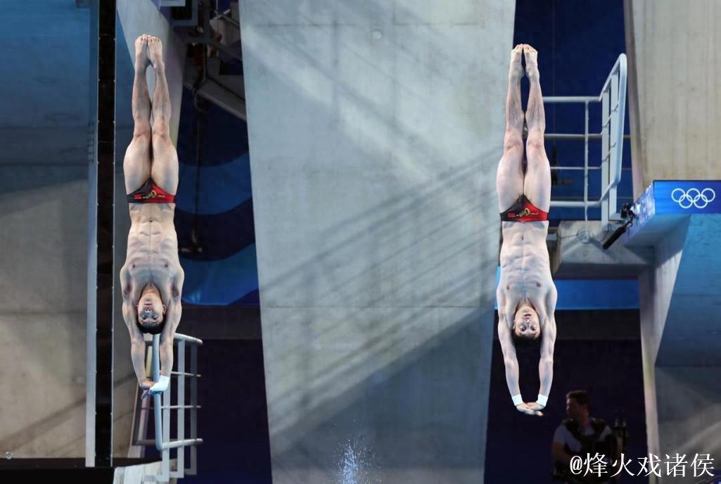 练俊杰勇夺全运会跳水男子个人全能金牌 练俊杰勇夺全运会跳水男子个人全能金牌