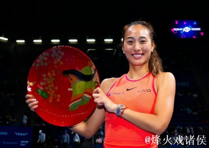 郑钦文荣获2025年WTA年度最受喜爱单打球员奖 郑钦文荣获2025年WTA年度最受喜爱单打球员奖